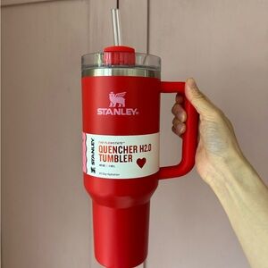 New Stanley Red Valentine’s Quencher H2.0 Tumbler 40 oz